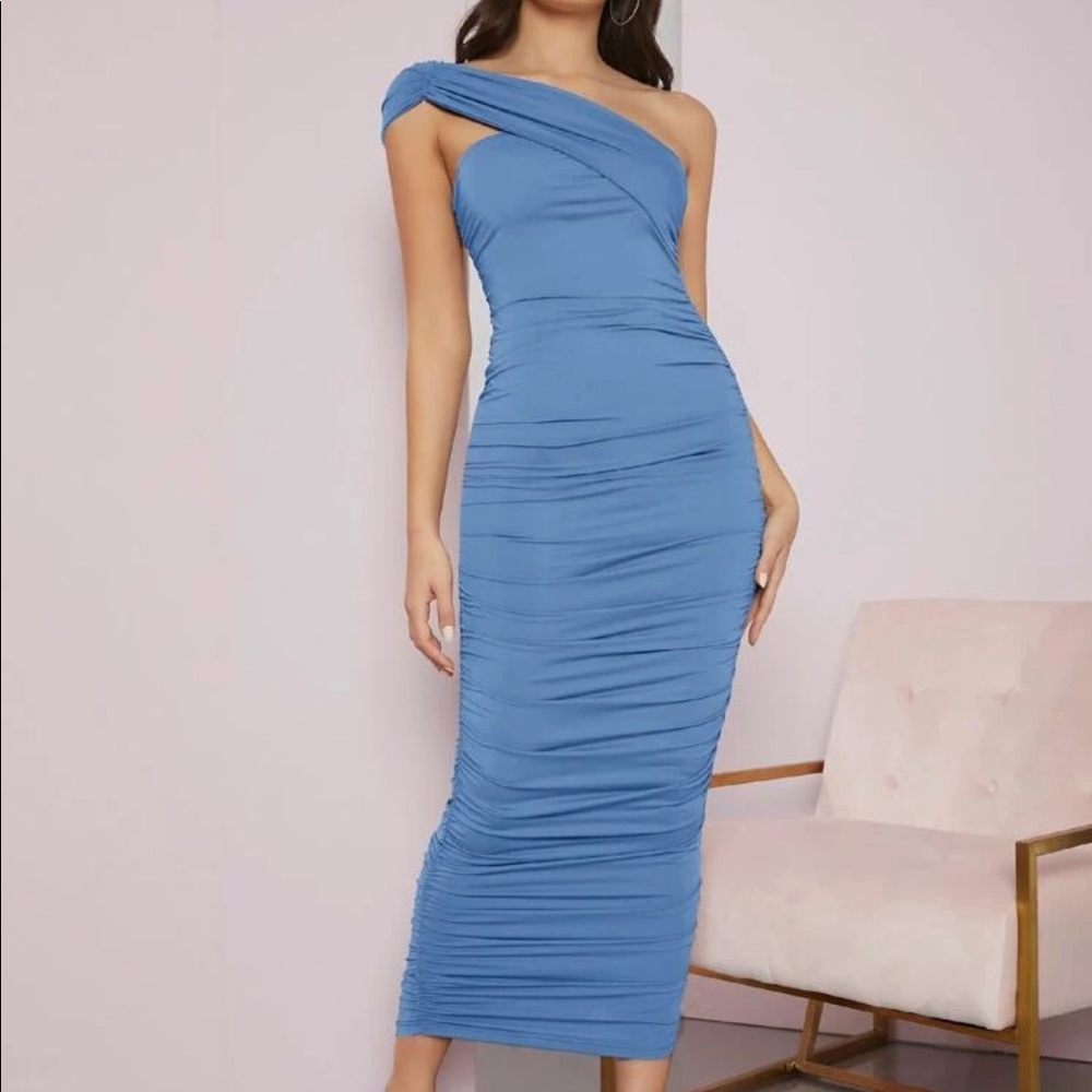 Fitted one shoulder dress